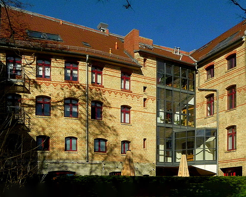 Das Gebäude von der Hofseite gesehen